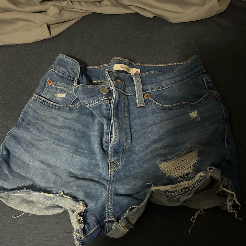 Levis women’s high waisted shorts size 10